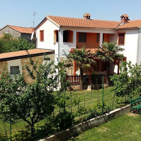 Apartment Marija Vizinada Bagian luar foto
