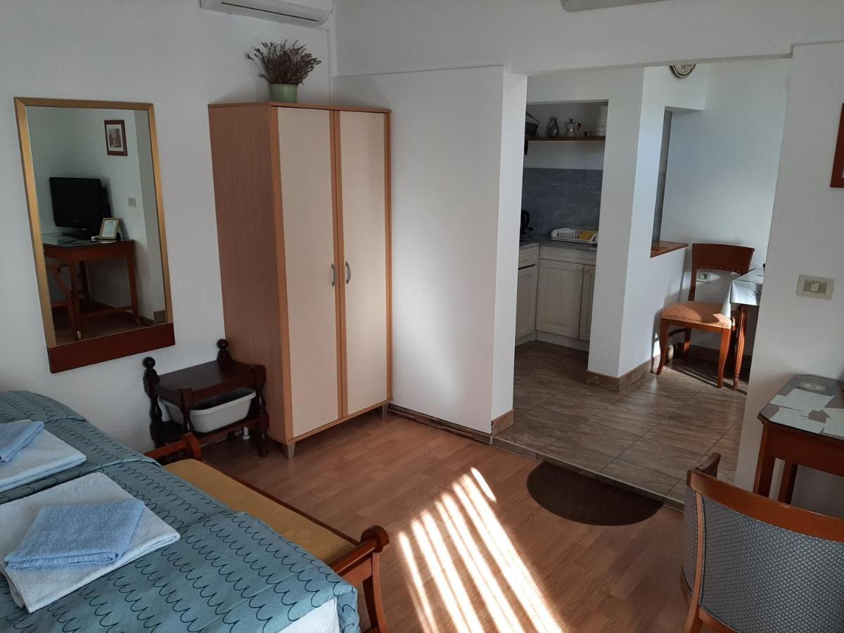 Apartment Marija Vizinada Bagian luar foto